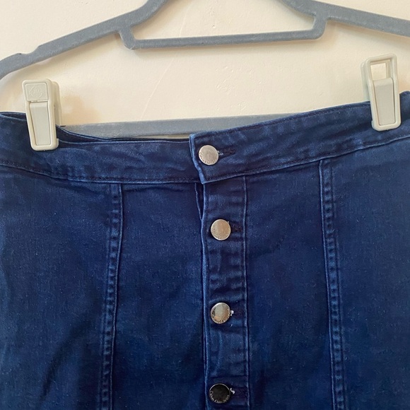 CALVIN KLEIN JEANS DENIM COTTON BUTTON FRON 
T MINI SKIRT 27 - Picture 3 of 5